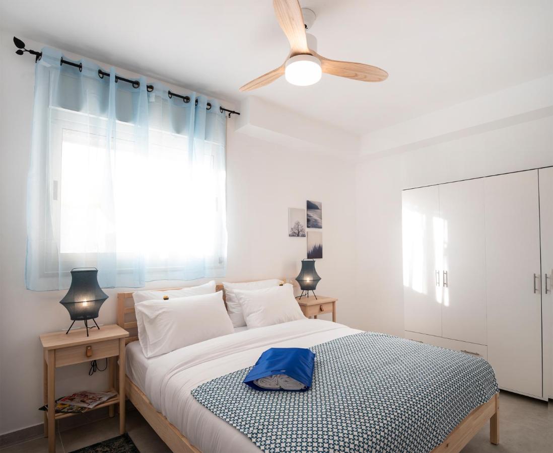Argaman Beach Apartment Akko Bagian luar foto