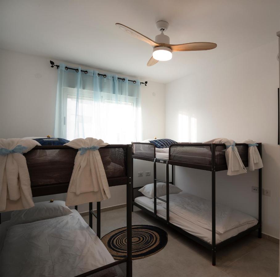 Argaman Beach Apartment Akko Bagian luar foto